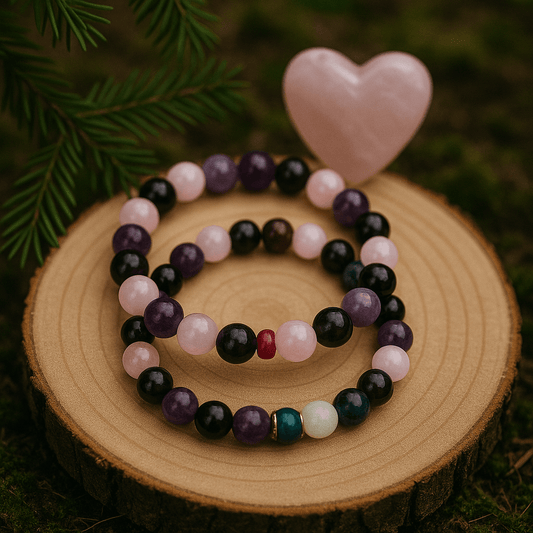 Bracelet Duo Couple: Amour et Fidélité with colorful beads and heart on wood slice.